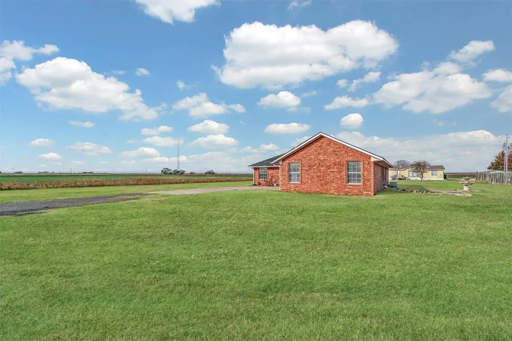 Photo 3 — 420 W 4th Street, Duke, OK 73532