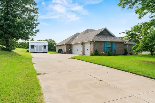 Photo 2 — 7324 Ridge Manor Lane, Oklahoma City, OK 73150
