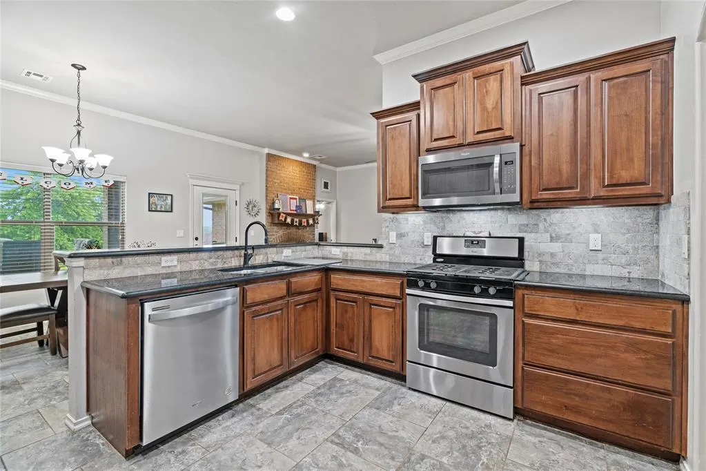 Photo 9 — 7324 Ridge Manor Lane, Oklahoma City, OK 73150