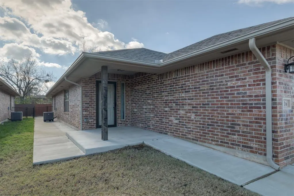 Photo 3 — 316 SW 4th Place, Newcastle, OK 73065