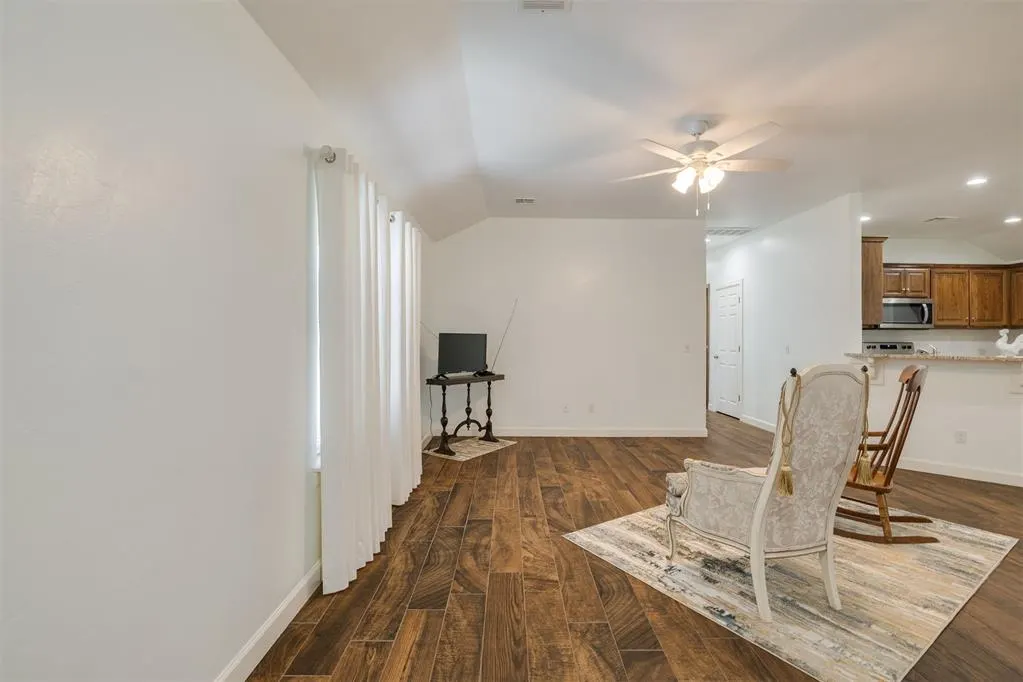Photo 6 — 316 SW 4th Place, Newcastle, OK 73065