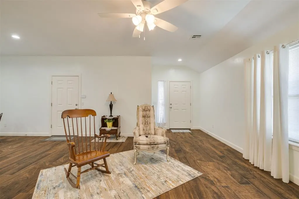 Photo 9 — 316 SW 4th Place, Newcastle, OK 73065