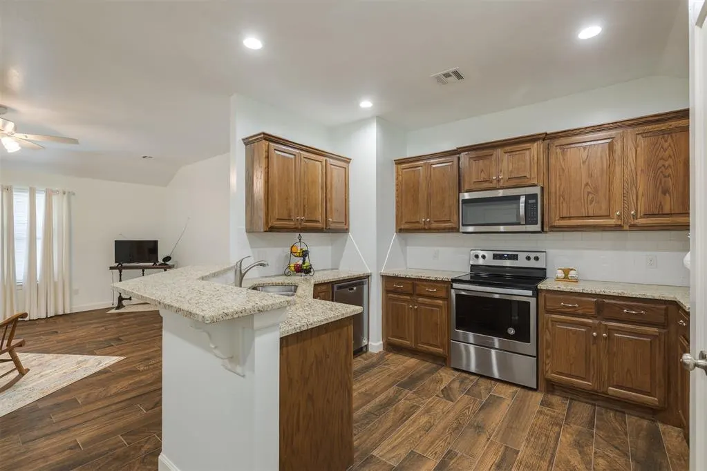 Photo 16 — 316 SW 4th Place, Newcastle, OK 73065