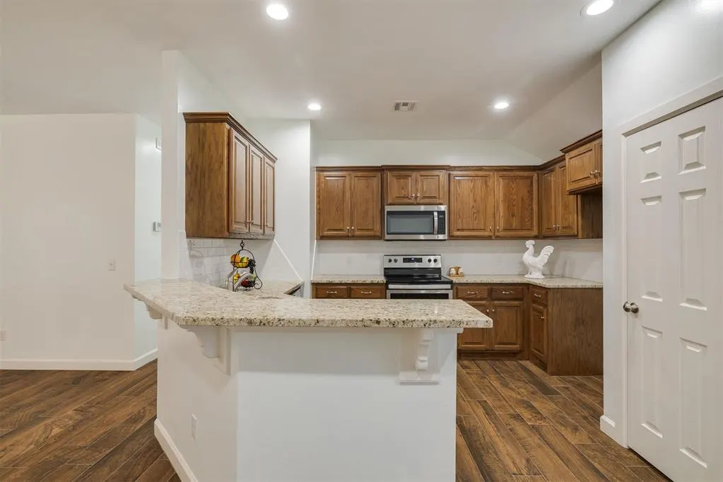 Photo 17 — 316 SW 4th Place, Newcastle, OK 73065
