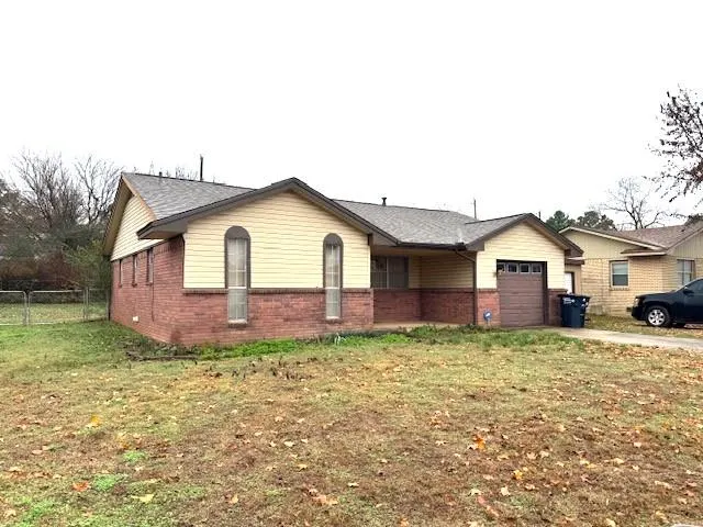 Photo 2 — 207 Brent Street, Meeker, OK 74855