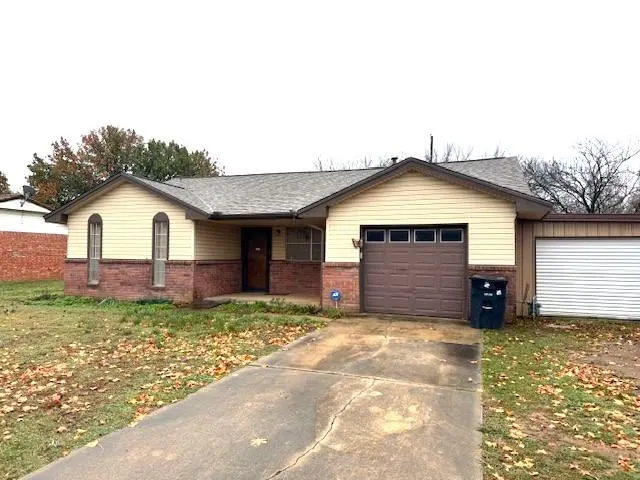 Photo 3 — 207 Brent Street, Meeker, OK 74855