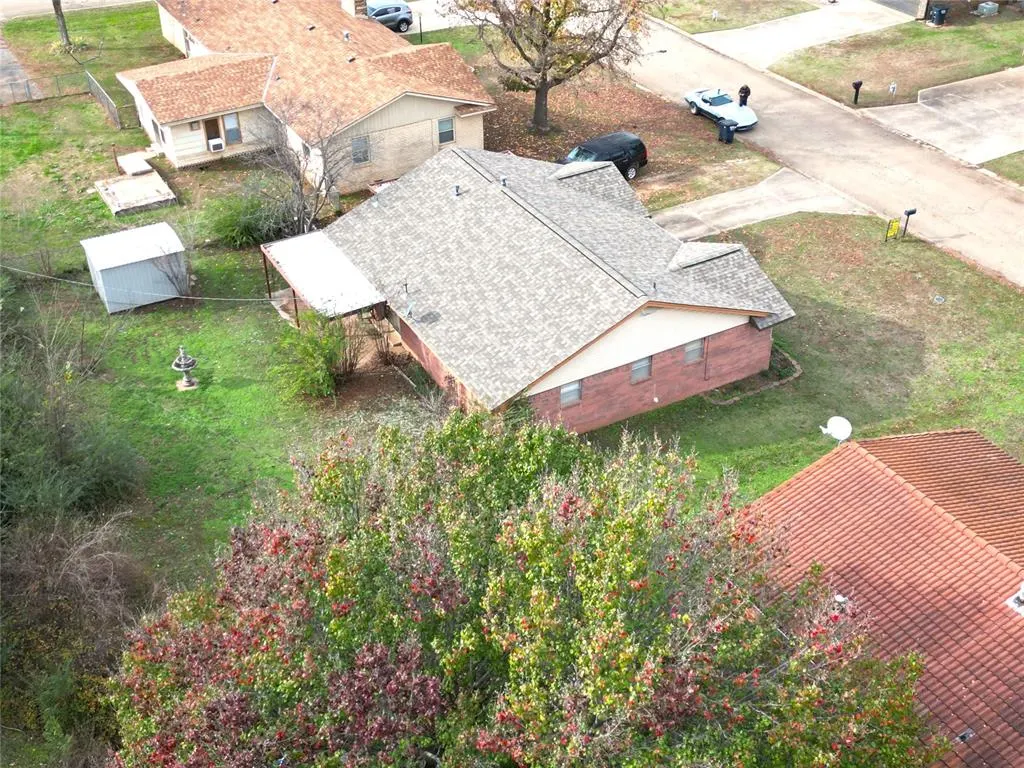 Photo 5 — 207 Brent Street, Meeker, OK 74855