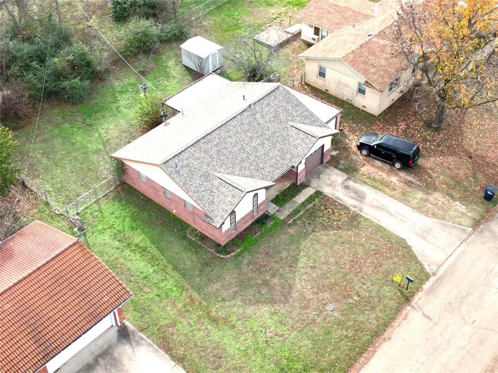 Photo 6 — 207 Brent Street, Meeker, OK 74855