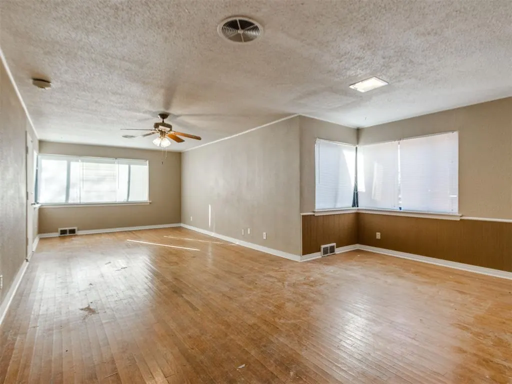 Photo 6 — 3016 NW 70th Street, Oklahoma City, OK 73116