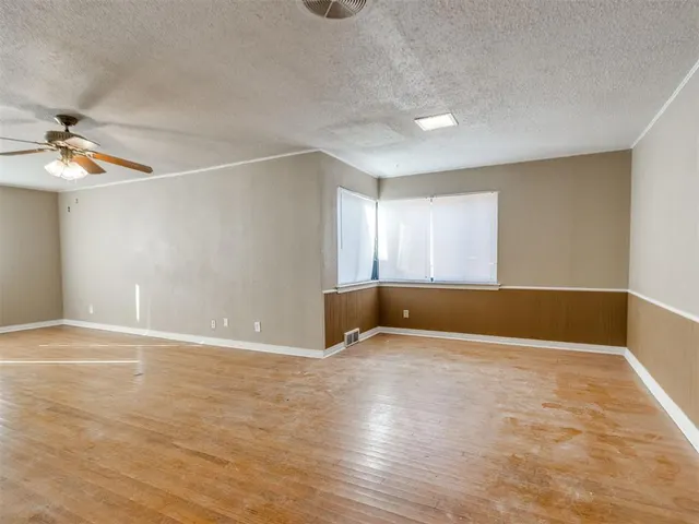 Photo 7 — 3016 NW 70th Street, Oklahoma City, OK 73116