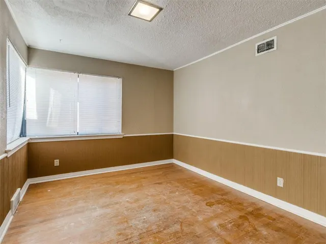 Photo 8 — 3016 NW 70th Street, Oklahoma City, OK 73116