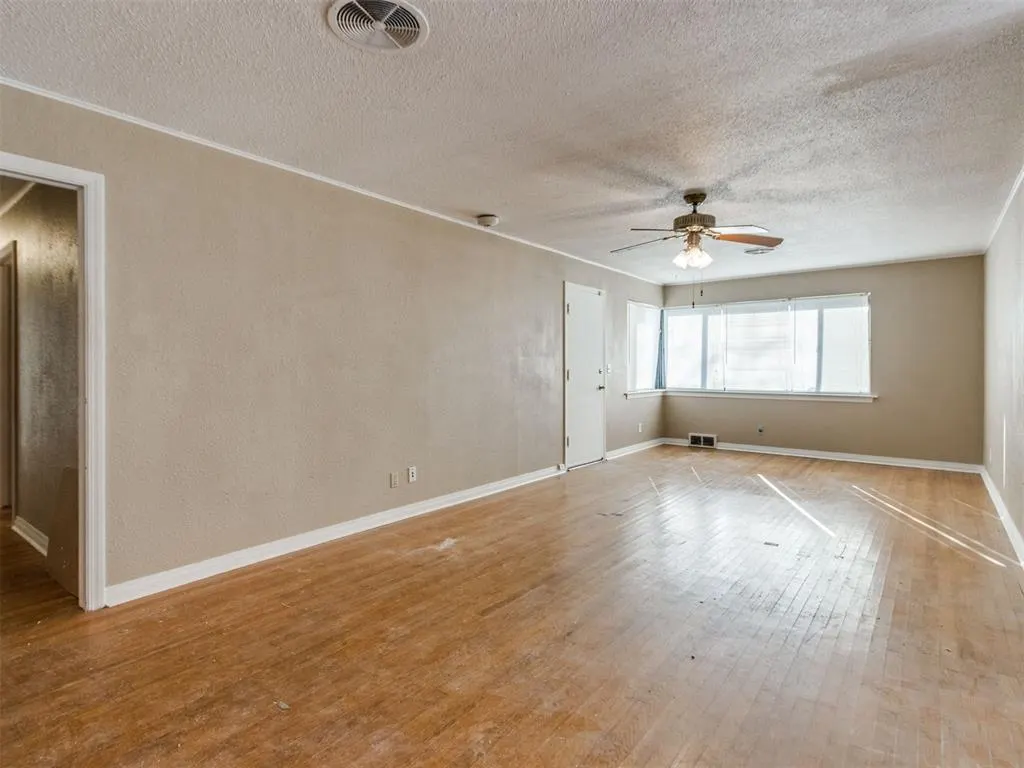 Photo 9 — 3016 NW 70th Street, Oklahoma City, OK 73116
