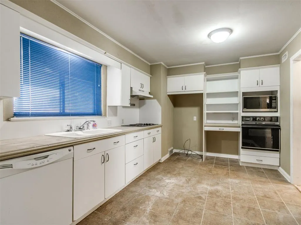 Photo 10 — 3016 NW 70th Street, Oklahoma City, OK 73116