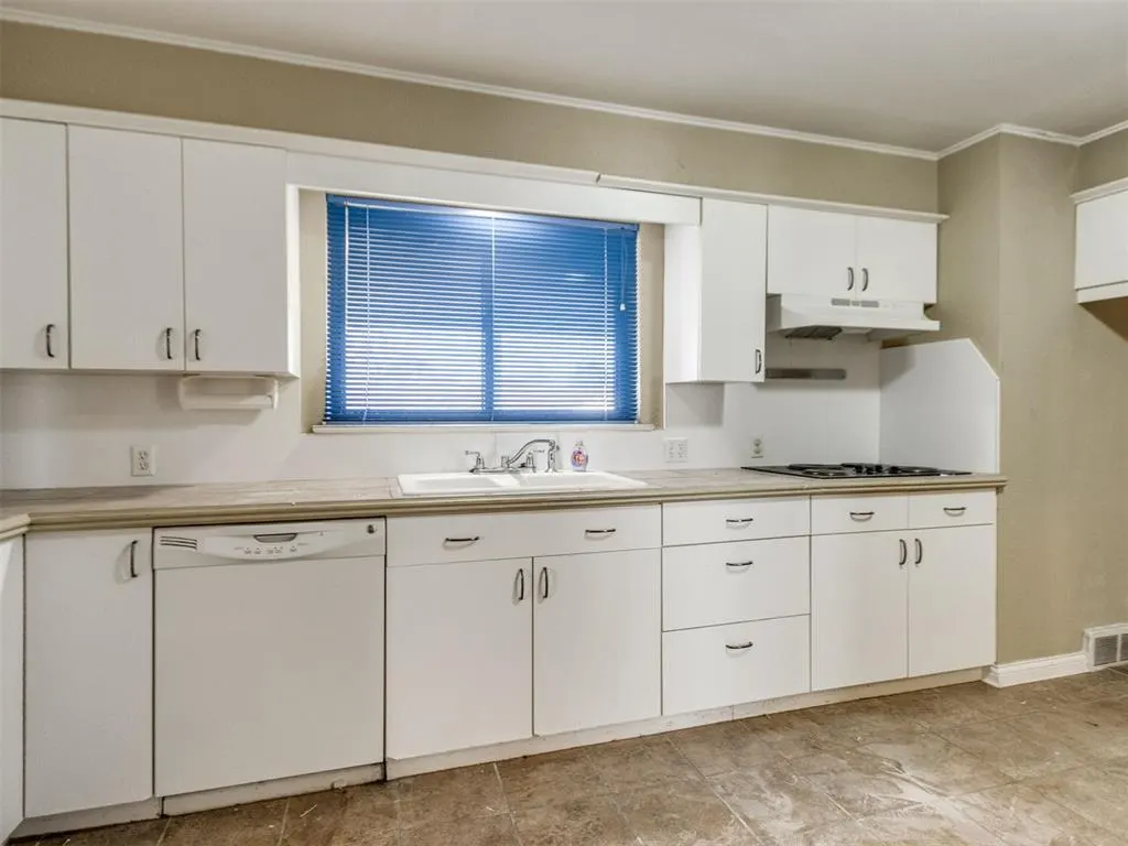 Photo 12 — 3016 NW 70th Street, Oklahoma City, OK 73116