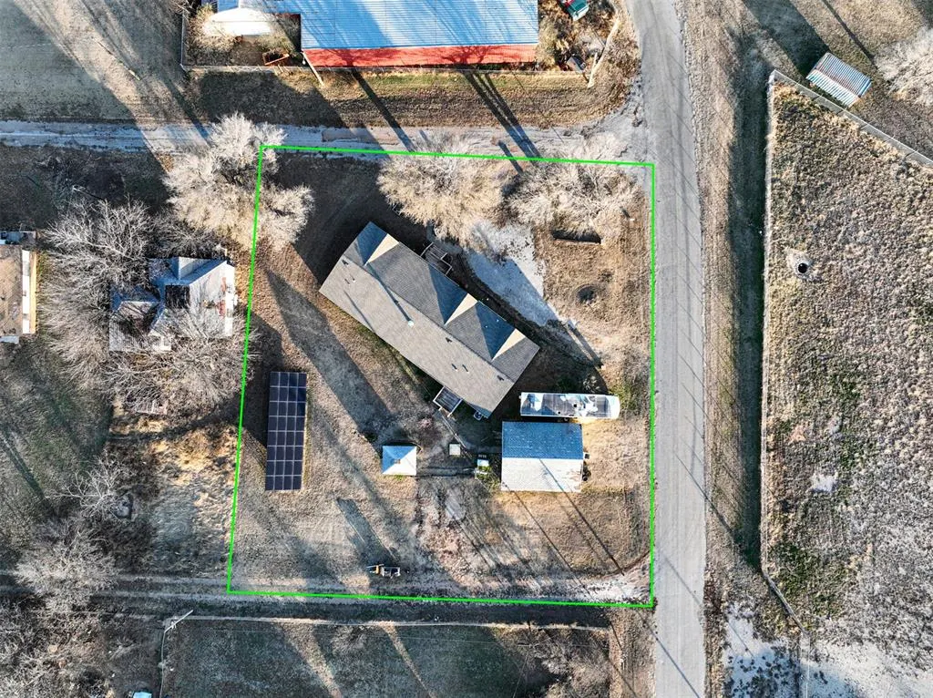 Photo 5 — 425 Caddo Place, Geary, OK 73040