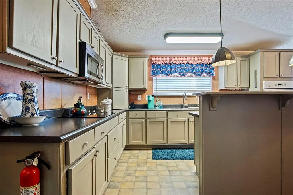 Photo 16 — 425 Caddo Place, Geary, OK 73040