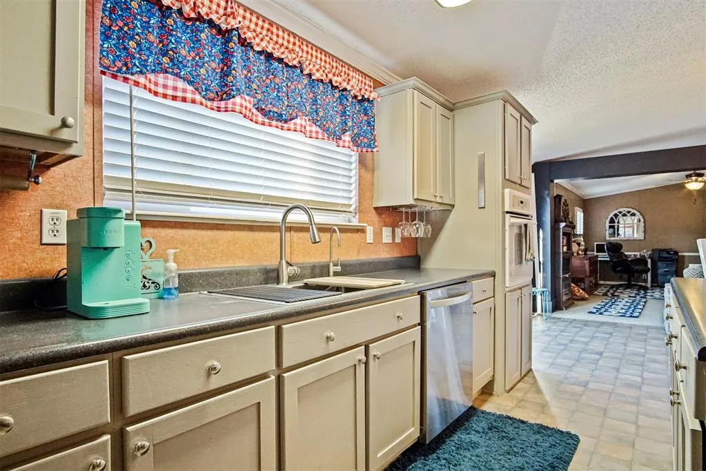 Photo 18 — 425 Caddo Place, Geary, OK 73040