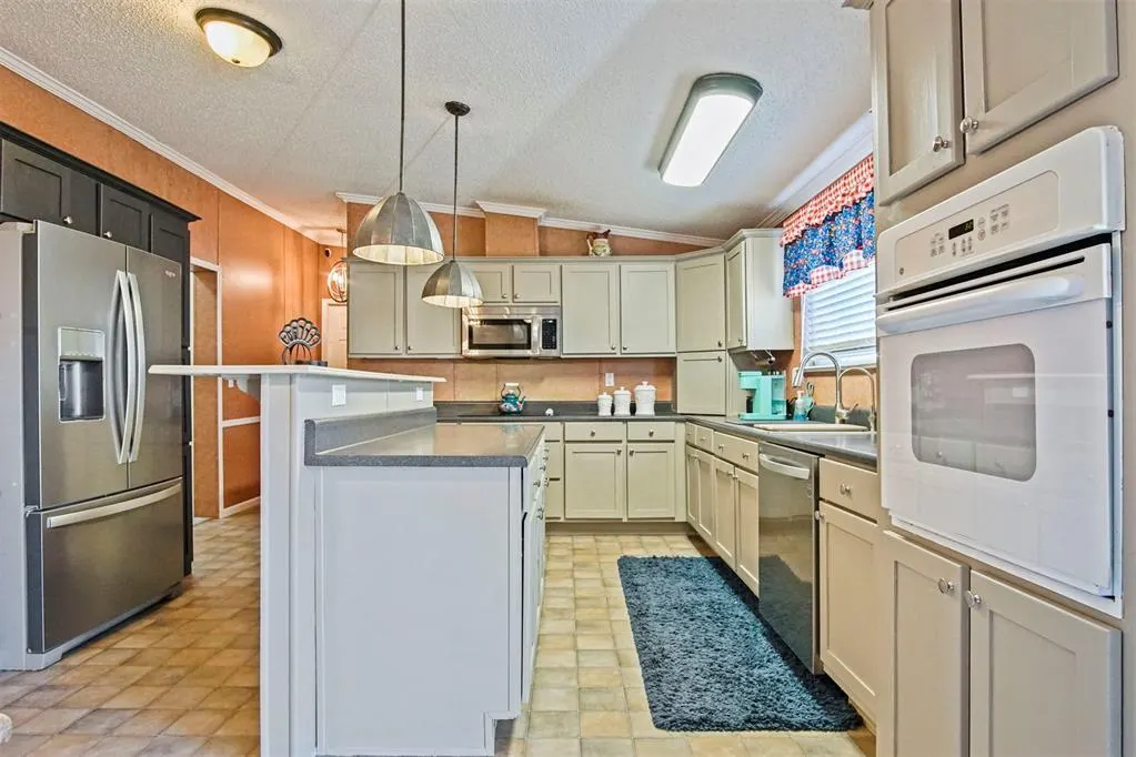 Photo 19 — 425 Caddo Place, Geary, OK 73040