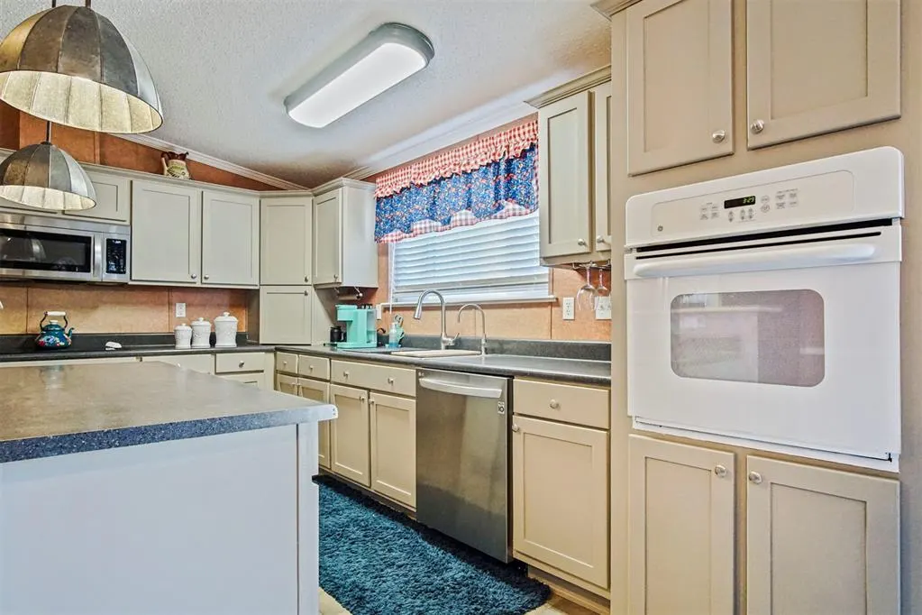Photo 20 — 425 Caddo Place, Geary, OK 73040
