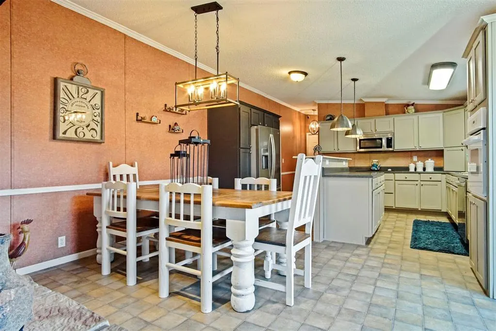 Photo 15 — 425 Caddo Place, Geary, OK 73040