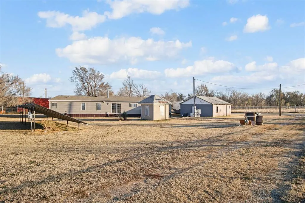 Photo 40 — 425 Caddo Place, Geary, OK 73040