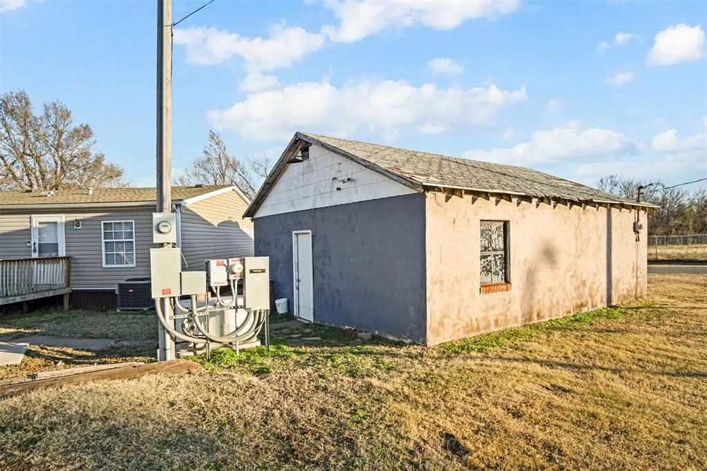 Photo 42 — 425 Caddo Place, Geary, OK 73040