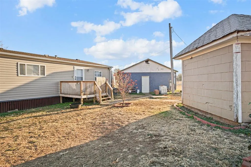 Photo 44 — 425 Caddo Place, Geary, OK 73040