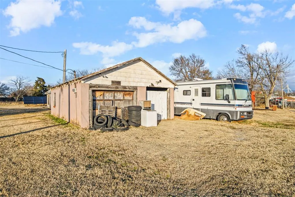 Photo 48 — 425 Caddo Place, Geary, OK 73040