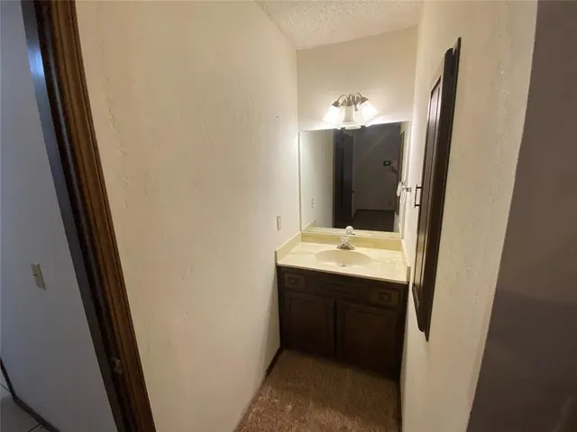 Photo 4 — 104 Brian Road, Elk City, OK 73644