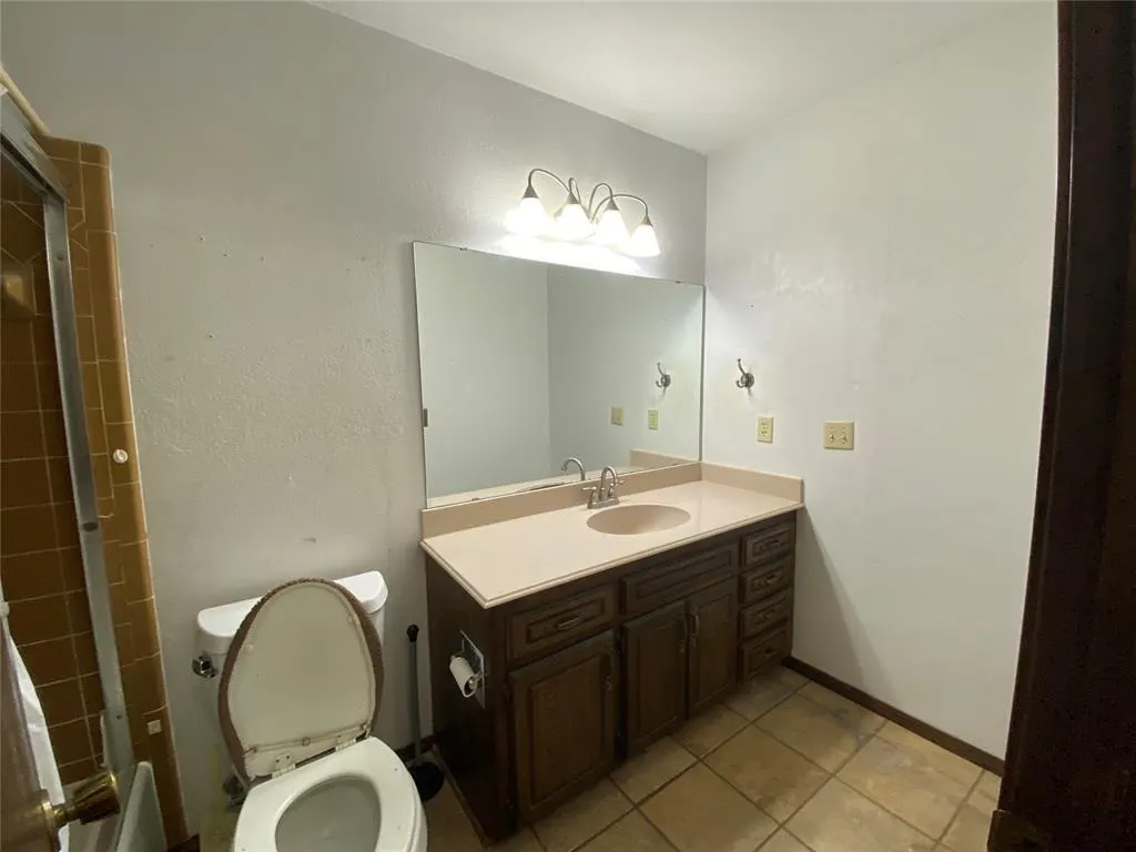 Photo 11 — 104 Brian Road, Elk City, OK 73644
