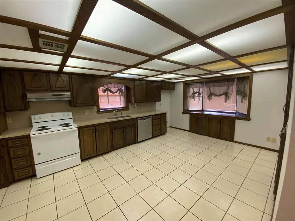 Photo 14 — 104 Brian Road, Elk City, OK 73644
