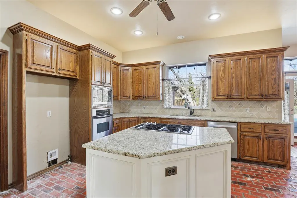 Photo 9 — 6209 Plum Thicket Road, Oklahoma City, OK 73162