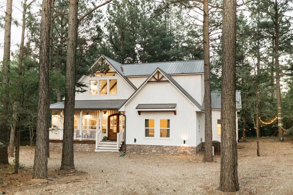 Front exterior — 98 Timbuktu Trail, Broken Bow, OK 74728