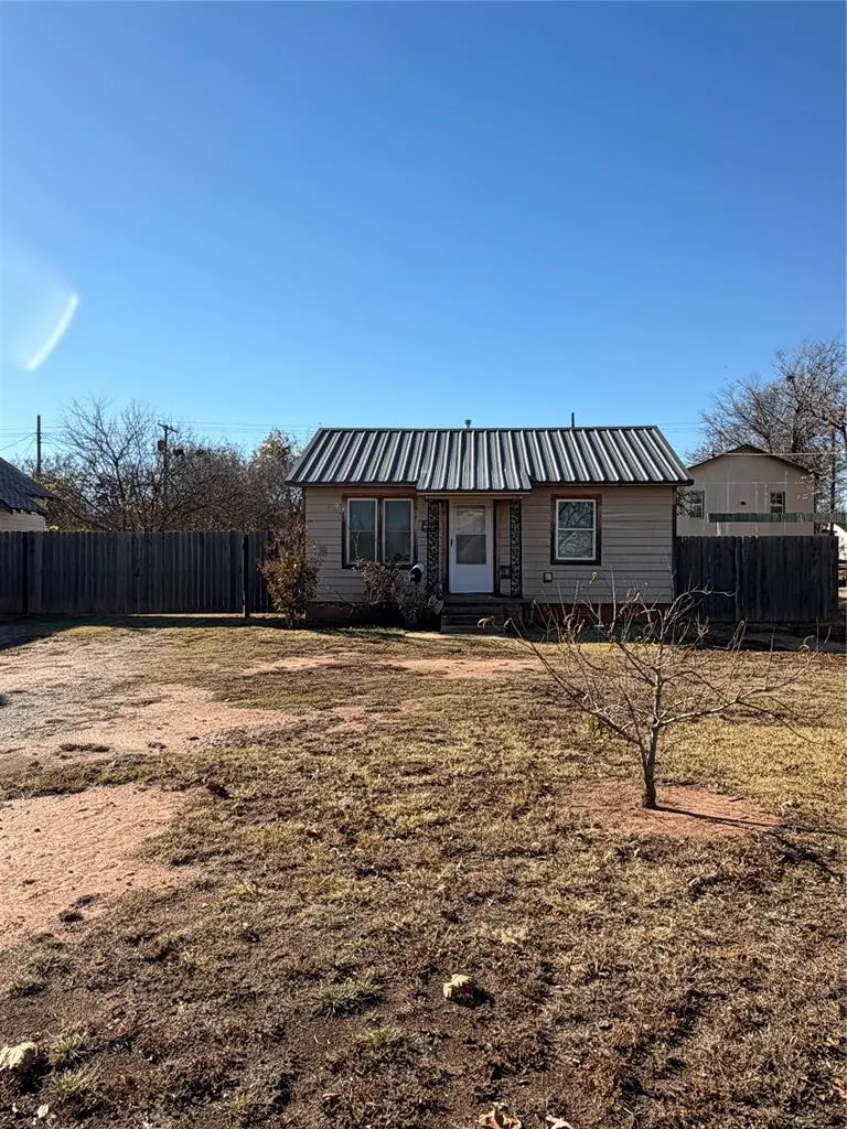 Front exterior — 715 N Jackson Street, Altus, OK 73521