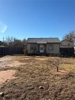Sold home at 715 N Jackson Street