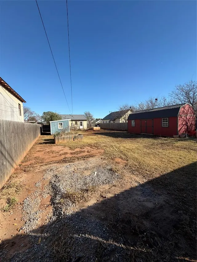 Photo 3 — 715 N Jackson Street, Altus, OK 73521