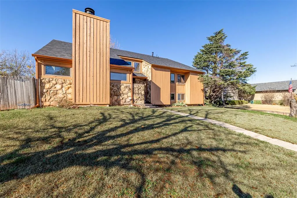Photo 3 — 13517 Inverness Avenue, Oklahoma City, OK 73120