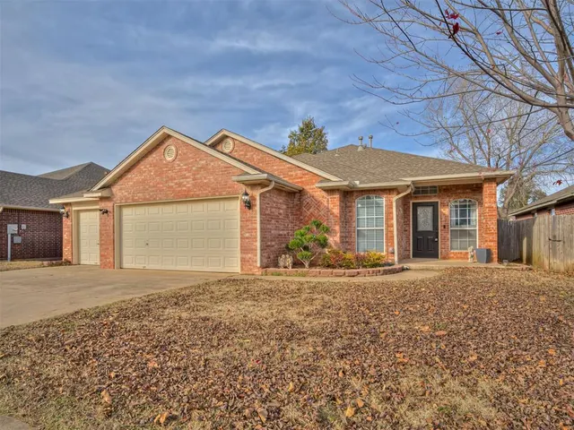 Photo 2 — 1909 Fair Meadow Drive, Edmond, OK 73003