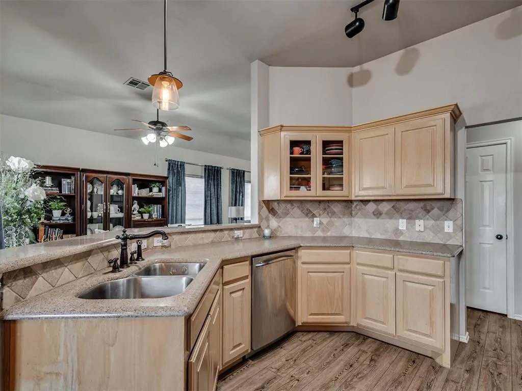 Photo 13 — 1909 Fair Meadow Drive, Edmond, OK 73003