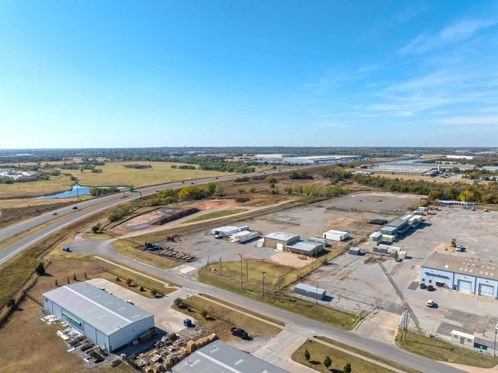Photo 3 — 4901 S Rockwell Avenue, Oklahoma City, OK 73179