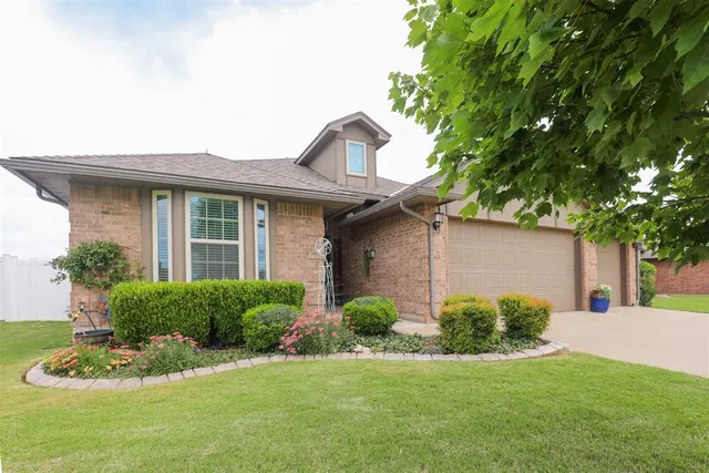 Front exterior — 1297 SE 16th Terrace, Newcastle, OK 73065
