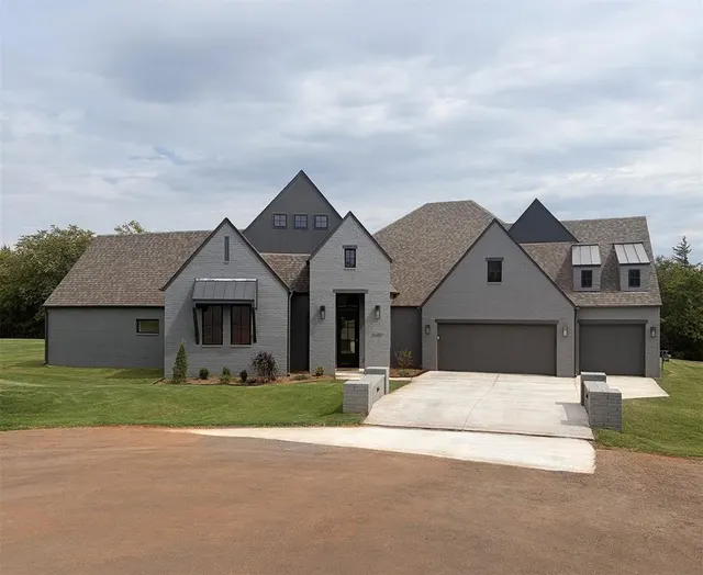 Front exterior — 18485 Sleepy Deer Hollow, Norman, OK 73072