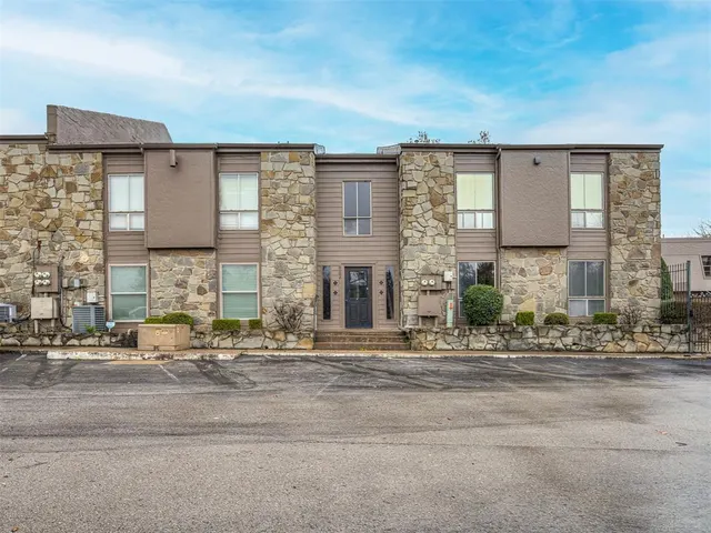 Front exterior — 6000 N Pennsylvania Avenue 1, Oklahoma City, OK 73112