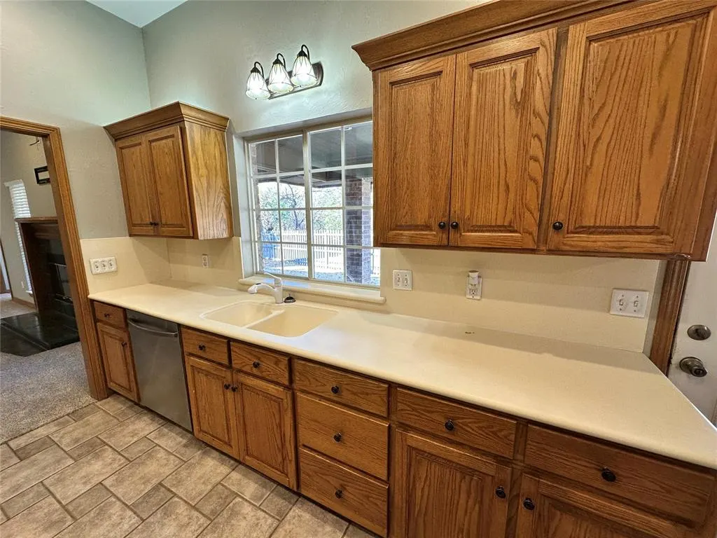 Photo 10 — 1819 Duckhawk Court, Edmond, OK 73003