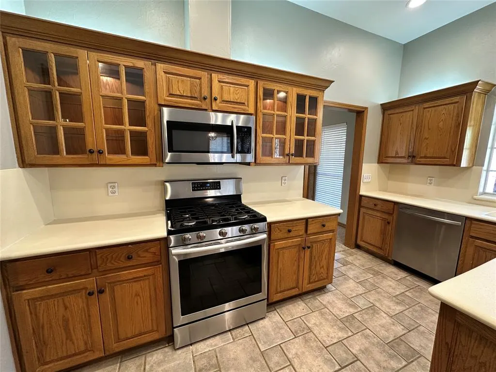 Photo 11 — 1819 Duckhawk Court, Edmond, OK 73003