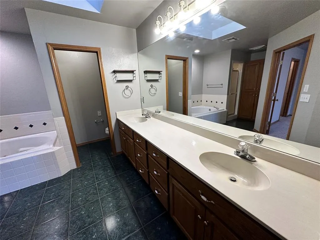 Photo 32 — 1819 Duckhawk Court, Edmond, OK 73003
