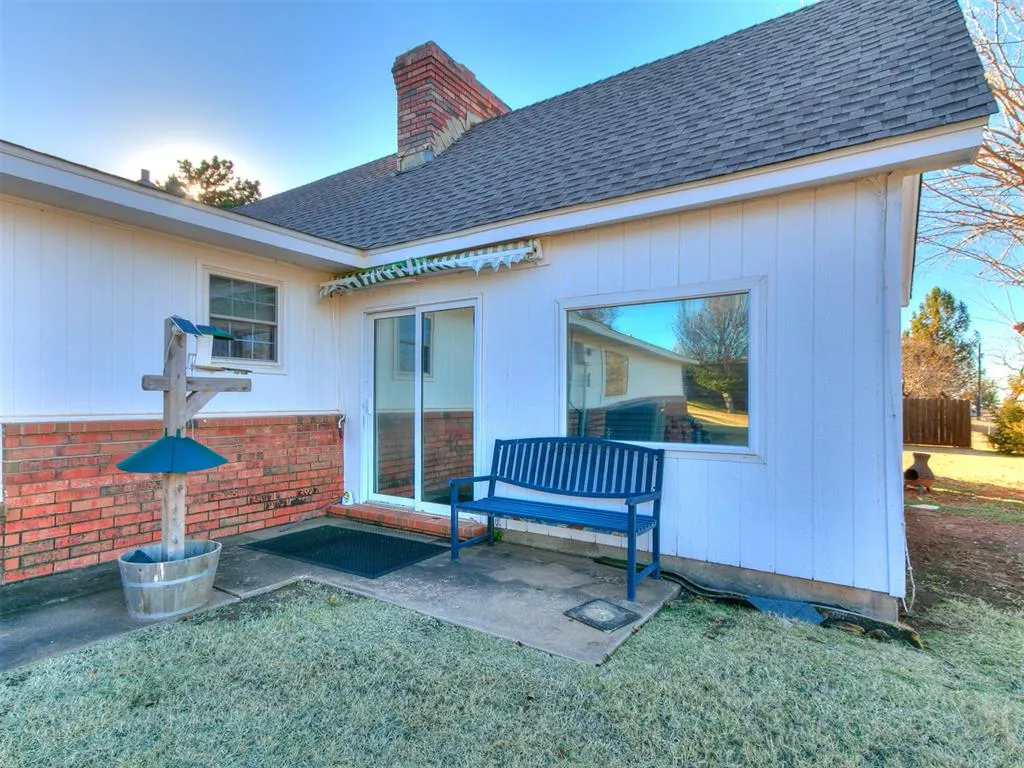 Photo 8 — 105 Wildwood Drive, Kingfisher, OK 73750