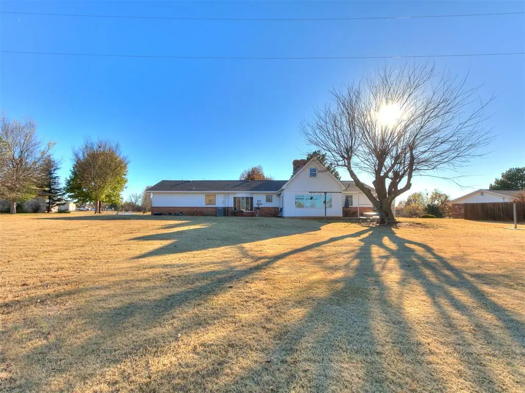 Photo 11 — 105 Wildwood Drive, Kingfisher, OK 73750