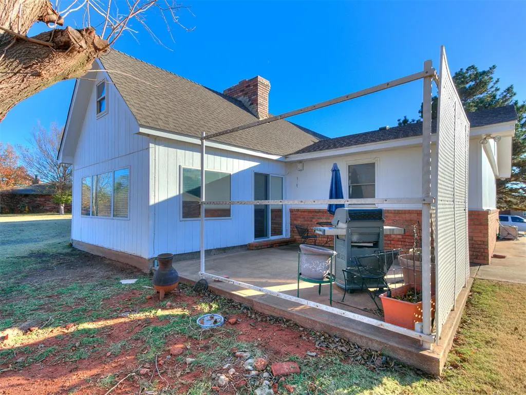 Photo 13 — 105 Wildwood Drive, Kingfisher, OK 73750