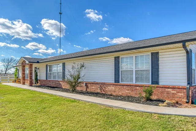 Photo 2 — 15553 Rockwood Avenue, Wayne, OK 73095